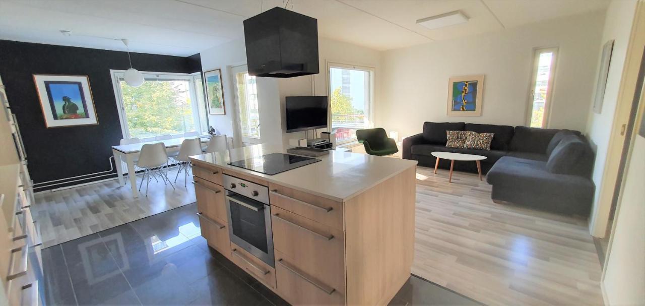 Apartment Bright, Big With Own Sauna & Balcony Helsinki